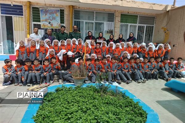 بزرگداشت مقام معلم در پیش دبستانی نیلوفرانه خاتم