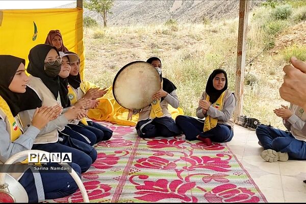 اردوی دانش‌آموزان دختر عضو سازمان دانش‌آموزی مقطع متوسطه اول ناحیه 3 شیراز در اردوگاه امام خمینی
