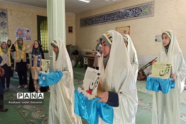 اردوی دانش‌آموزان دختر عضو سازمان دانش‌آموزی مقطع متوسطه اول ناحیه 3 شیراز در اردوگاه امام خمینی