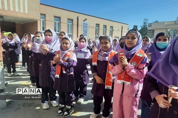 آموزش مهارت‌های تشکیلاتی به دانش‌آموزان دبستان دخترانه معارف6 ناحیه 3 شیراز