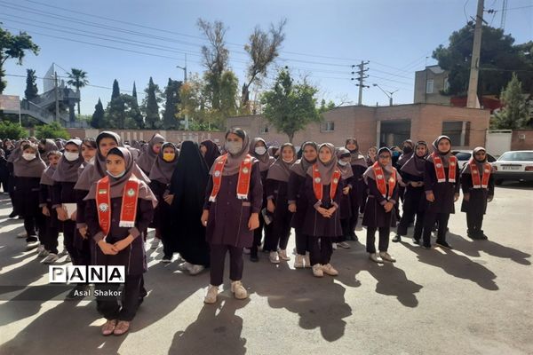 آموزش مهارت‌های تشکیلاتی به دانش‌آموزان دبستان دخترانه معارف6 ناحیه 3 شیراز