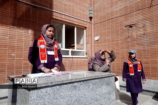آموزش مهارت‌های تشکیلاتی به دانش‌آموزان دبستان دخترانه معارف6 ناحیه 3 شیراز