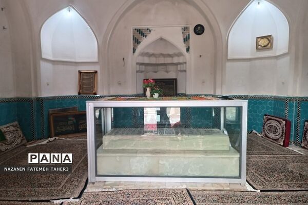 آیین غبارروبی و عطر افشانی مزار شیخ یعقوب کلینی