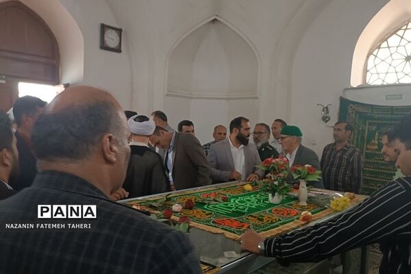 آیین غبارروبی و عطر افشانی مزار شیخ یعقوب کلینی
