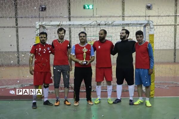 قهرمانی تیم شهید صدوقی در مسابقات فوتسال فرهنگیان شهرستان مهریز