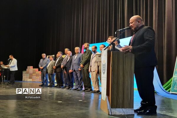 تقدیر از معلمان نمونه منطقه ۱۵