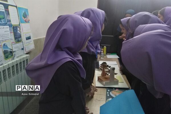 برگزاری نمایشگاه طرح جابربن حیان در دبستان معارف 6 ناحیه 3 شیراز