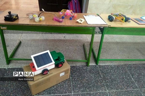 برگزاری نمایشگاه طرح جابربن حیان در دبستان معارف 6 ناحیه 3 شیراز