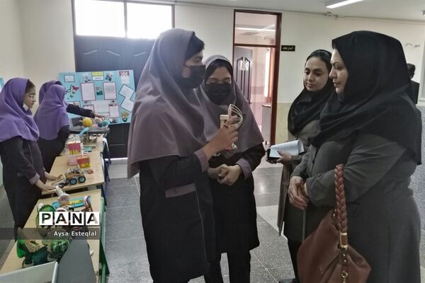 برگزاری نمایشگاه طرح جابربن حیان در دبستان معارف 6 ناحیه 3 شیراز
