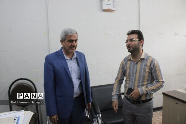 تجلیل از رئیس و کارکنان دبیرخانه اداره‌کل آموزش و پرورش استان بوشهر
