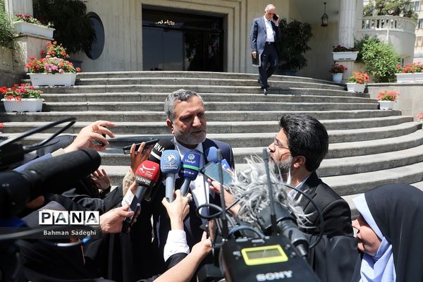 اعضای هیأت دولت در جمع خبرنگاران- ۲۰ اردیبهشت