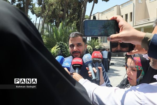 اعضای هیأت دولت در جمع خبرنگاران- ۲۰ اردیبهشت