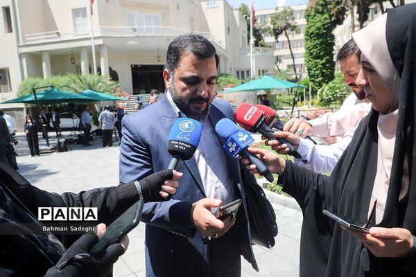 اعضای هیأت دولت در جمع خبرنگاران- ۲۰ اردیبهشت