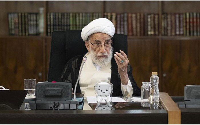توصیه آیت‌الله جنتی به حل مسائل کشور از طریق سازوکارهای قانونی