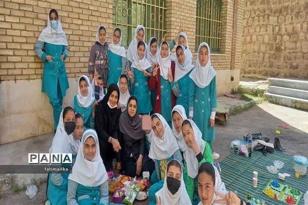 اردوی شاد درون‌مدرسه‌ای در دبستان دخترانه پروین اعتصامی شهرستان فیروزکوه