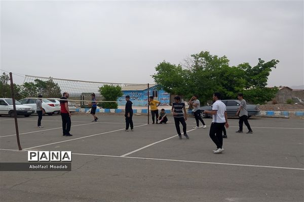 اردوی دانش‌آموزان دبیرستان پسرانه نمونه آیت‌الله خامنه‌ای کاشمر