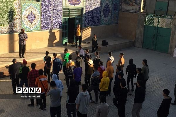 پسران رودهن در اردوی راهیان نور و بازدید از مناطق جنگی