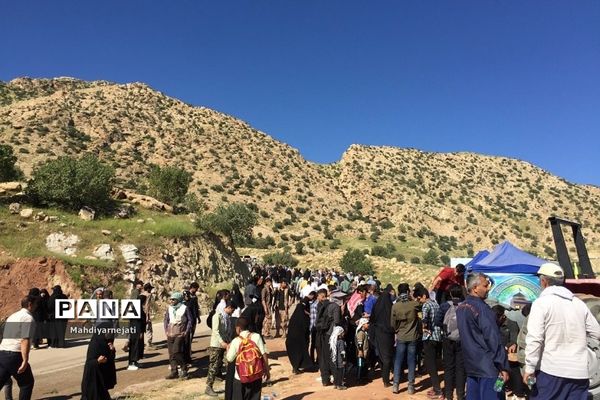 پسران رودهن در اردوی راهیان نور و بازدید از مناطق جنگی