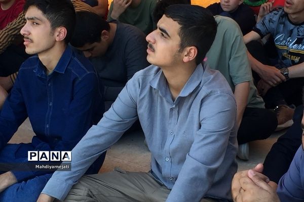 پسران رودهن در اردوی راهیان نور و بازدید از مناطق جنگی