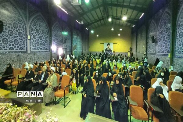 همایش حجاب و عفاف حافظان نوردر آموزش و پرورش ناحیه 3 قم