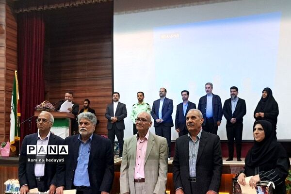 همایش تجلیل از فرهنگیان منتخب در آموزش و پرورش رودهن