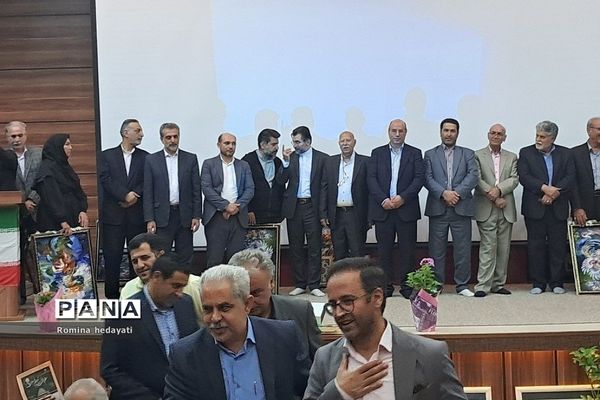 همایش تجلیل از فرهنگیان منتخب در آموزش و پرورش رودهن