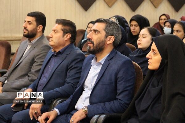 تقدیر از رتبه‌های برتر مسابقات فرهنگی هنری فردا در ناحیه یک شهرری