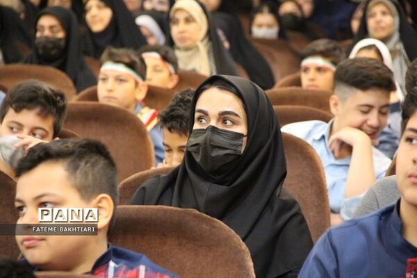 تقدیر از رتبه‌های برتر مسابقات فرهنگی هنری فردا در ناحیه یک شهرری