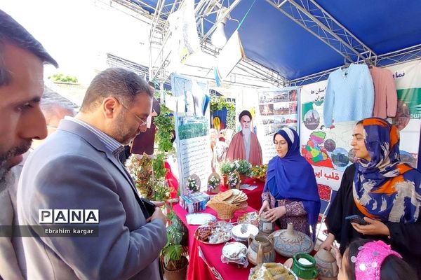 بازدید علیرضا کریمیان از نمایشگاه گردشگری و اقوام  منطقه ۵