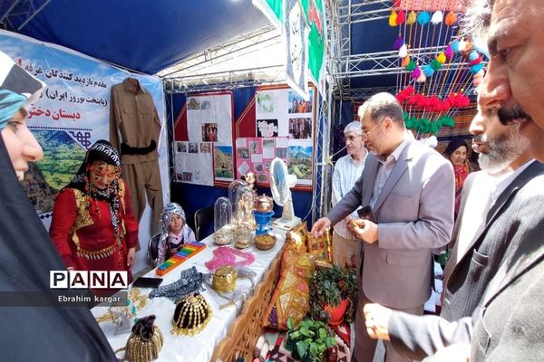 بازدید علیرضا کریمیان از نمایشگاه گردشگری و اقوام  منطقه ۵