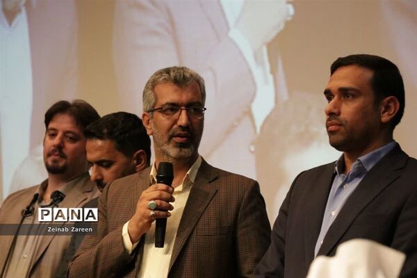 برگزاری همایش مردمی تجلیل از معلمان ماندگار و تاثیرگذار مهریز