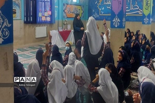 جلسه پرسش و پاسخ عفاف و حجاب در دبستان مطهره قرچک