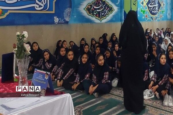 جلسه پرسش و پاسخ عفاف و حجاب در دبستان مطهره قرچک