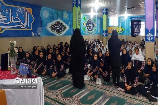 جلسه پرسش و پاسخ عفاف و حجاب در دبستان مطهره قرچک