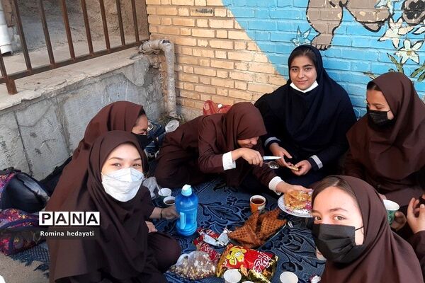 یک روز شاد بدون  کیف در مدرسه روستایی سادات رودهن