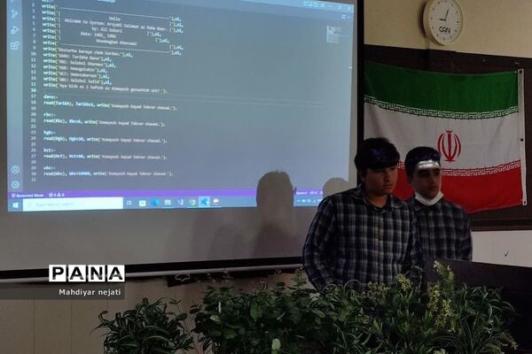 داوری جشنواره نوجوان خوارزمی محور برنامه‌نویسی در مدرسه شهید بهشتی رودهن