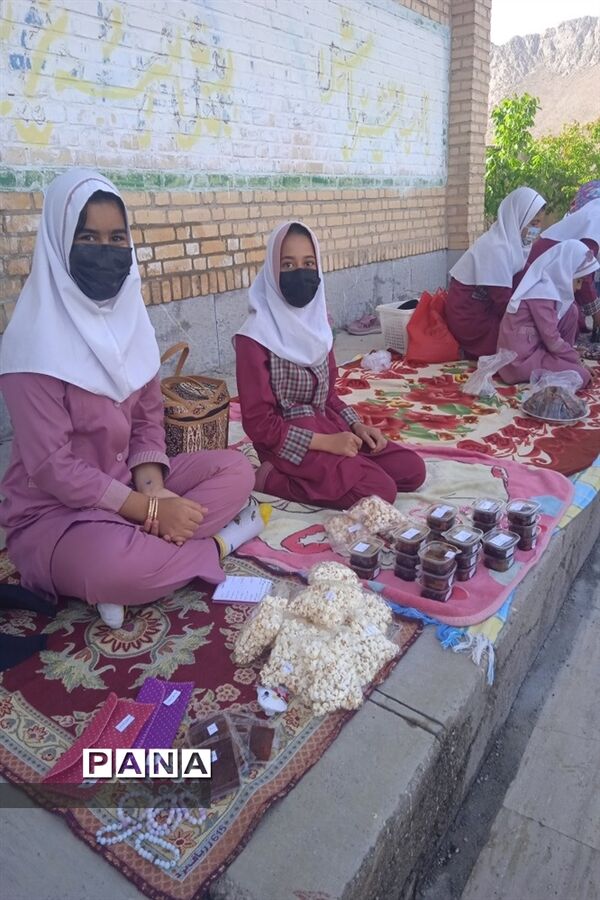 برگزاری بازارچه کسب و کار دانش‌آموزی در دبستان بوستان شهرستان بن