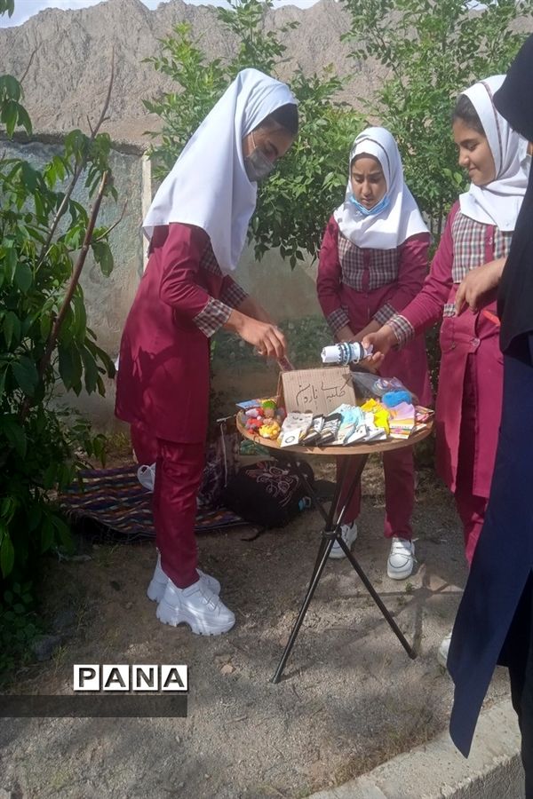 برگزاری بازارچه کسب و کار دانش‌آموزی در دبستان بوستان شهرستان بن