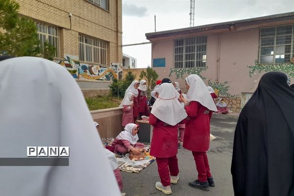برگزاری بازارچه کسب و کار دانش‌آموزی در دبستان بوستان شهرستان بن
