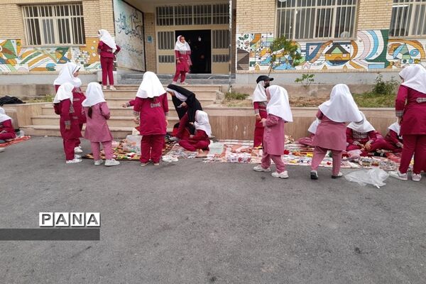 برگزاری بازارچه کسب و کار دانش‌آموزی در دبستان بوستان شهرستان بن