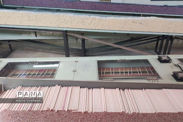 بازدید دانش‌آموزان هنرستان پروین اعتصامی از کارخانه پندار تحریر شهرستان پردیس