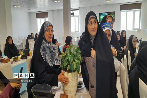 برگزاری همایش تقدیر از معلمان نمونه و پیشکسوتان فرهنگی شهرستان فیروزکوه