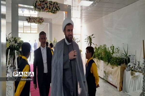 برگزاری همایش تقدیر از معلمان نمونه و پیشکسوتان فرهنگی شهرستان فیروزکوه