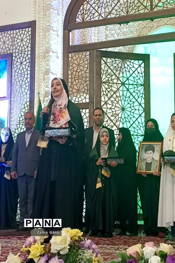 برگزاری اجلاسیه سراسری نماز دانش‌آموزی در شیراز