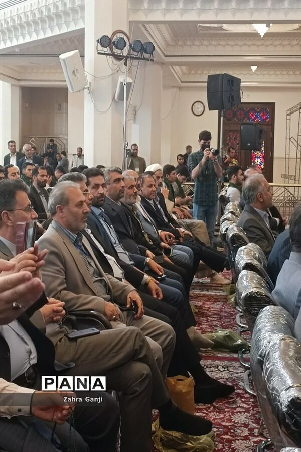برگزاری اجلاسیه سراسری نماز دانش‌آموزی در شیراز