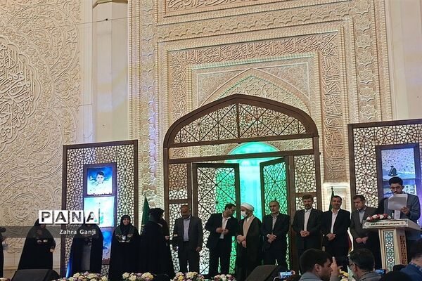 برگزاری اجلاسیه سراسری نماز دانش‌آموزی در شیراز