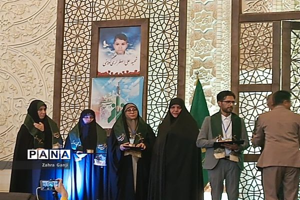 برگزاری اجلاسیه سراسری نماز دانش‌آموزی در شیراز