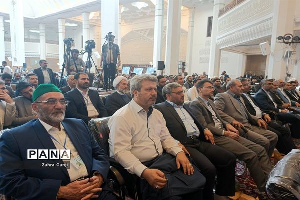 برگزاری اجلاسیه سراسری نماز دانش‌آموزی در شیراز