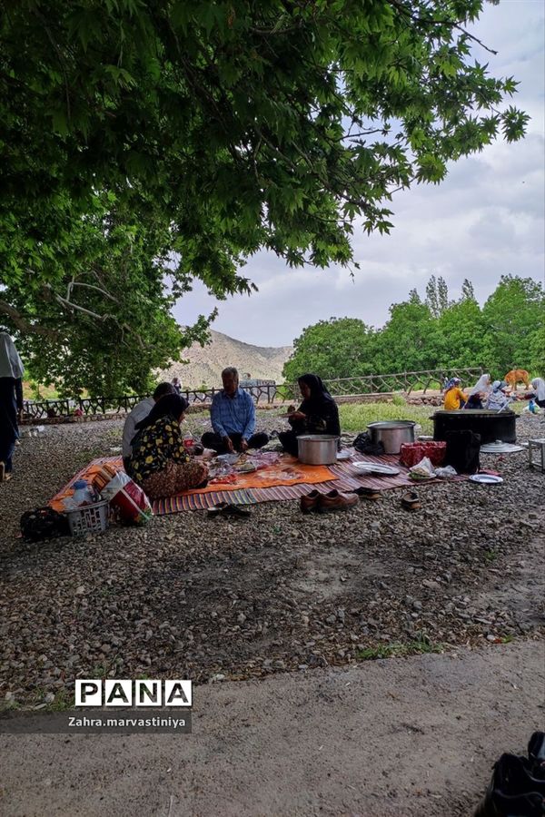 اردوی دانش‌آموزان مروستی در منطقه گردشگری کرخنگان