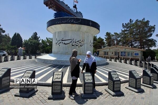 زیارت مزار شهدا توسط خبرنگار پانای رودهن